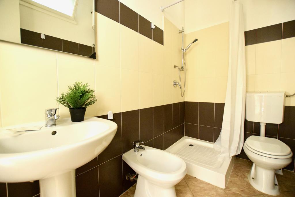 Budget Apartment By Hi5 - Revai Koez Budapeste Exterior foto