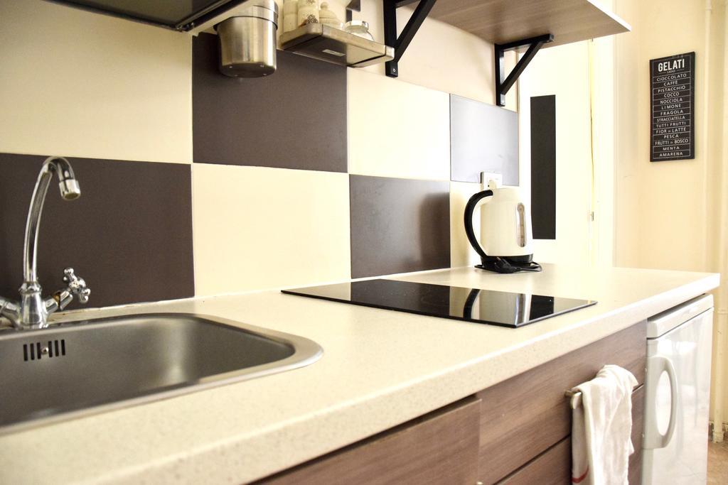 Budget Apartment By Hi5 - Revai Koez Budapeste Exterior foto