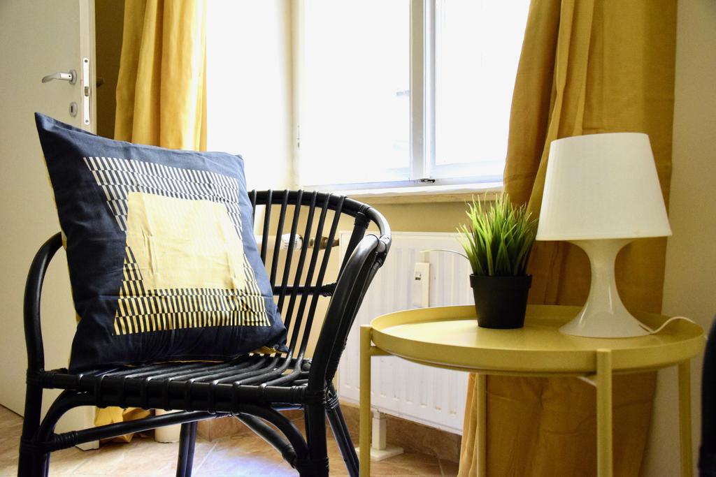 Budget Apartment By Hi5 - Revai Koez Budapeste Exterior foto