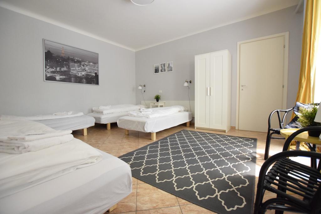 Budget Apartment By Hi5 - Revai Koez Budapeste Exterior foto