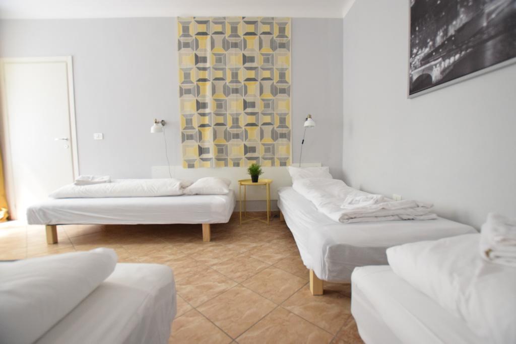 Budget Apartment By Hi5 - Revai Koez Budapeste Exterior foto