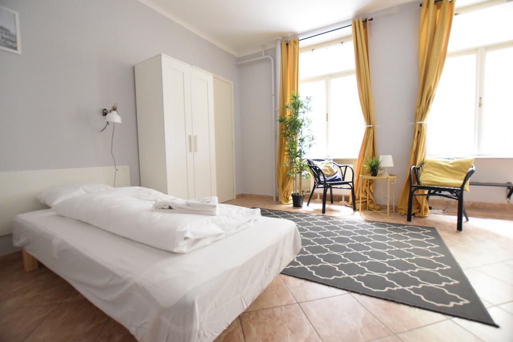 Budget Apartment By Hi5 - Revai Koez Budapeste Exterior foto