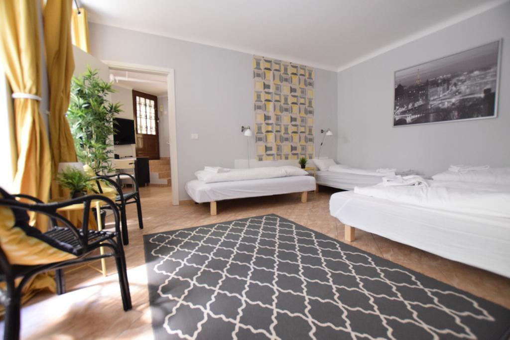 Budget Apartment By Hi5 - Revai Koez Budapeste Exterior foto